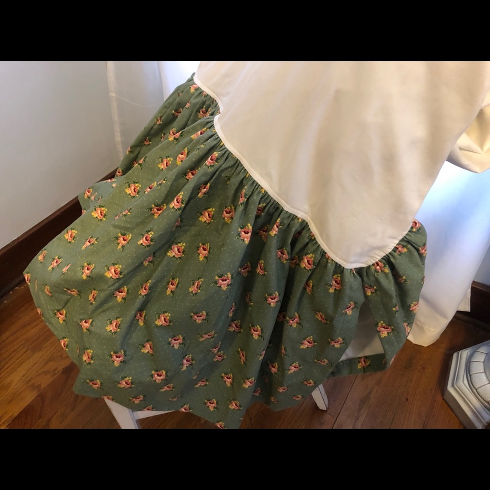 King size dust ruffle